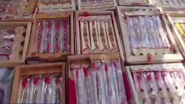 యాదాద్రి: మొదలైన రాఖీ పండుగ సందడి.. కొండెక్కిన ధరలు