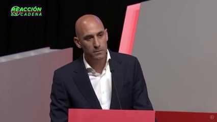 Fútbol español calla ante acoso de Luis Rubiales hacia jugadoras