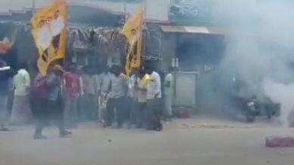 అన్నమయ్య జిల్లా: బాణసంచా పేల్చి టీడీపీ నేతల సంబరాలు