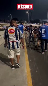 Golpes entre aficionados de Rayados y Cruz Azul