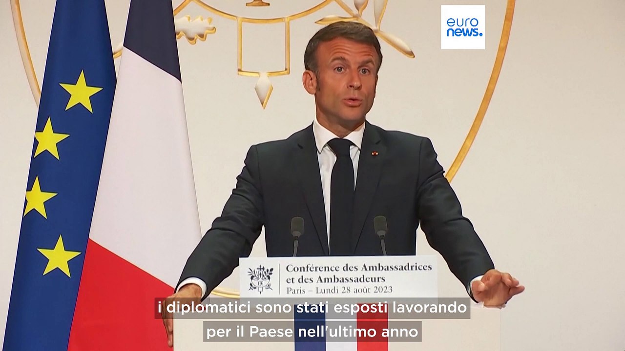Macron: "L'Ambasciatore francese resta in Niger. La Francia è dalla parte giusta della storia"