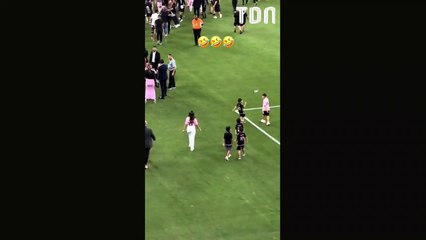 Lionel Messi : sa femme manque d'embrasser un autre joueur, les internautes hilares