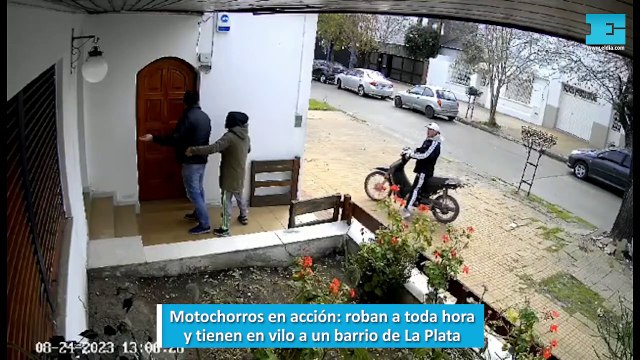 Motochorros en acción, roban a toda hora y tienen en vilo a un barrio de La Plata