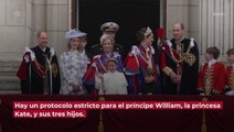 Por esta razón los hijos de William y Kate no pueden comer en la misma mesa que ellos