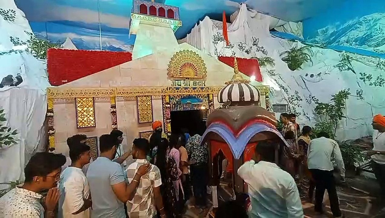 शिव की निकली शाही सवारी, सजे शिवालय, दर्शन को उ...