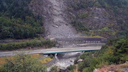 Deslizamento de rocha nos Alpes interrompe fluxo entre França e Itália