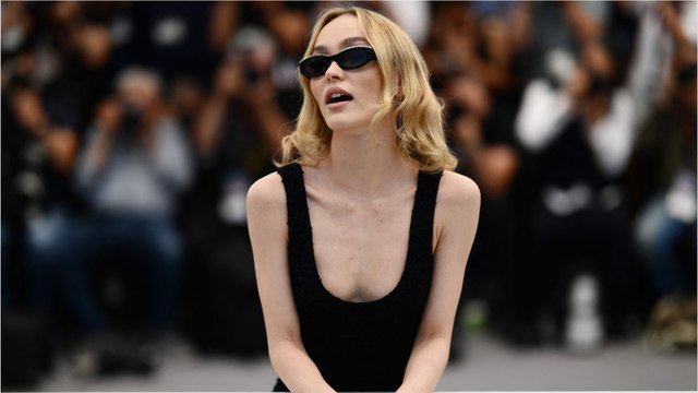 GALA VIDEO - Lily-Rose Depp heureuse : ces photos enflammées avec sa chérie