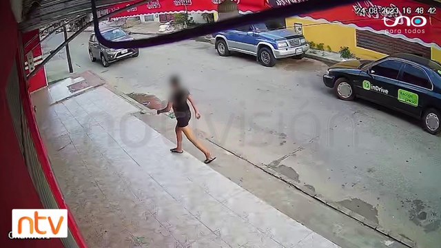 Cámaras de seguridad registraron el momento en que una menor de 6 años es atropellada por un vehículo que se dio a la fuga