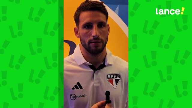 Calleri, centroavante do São Paulo, da seu ver ao confronto mais esperado da Copa do Brasil