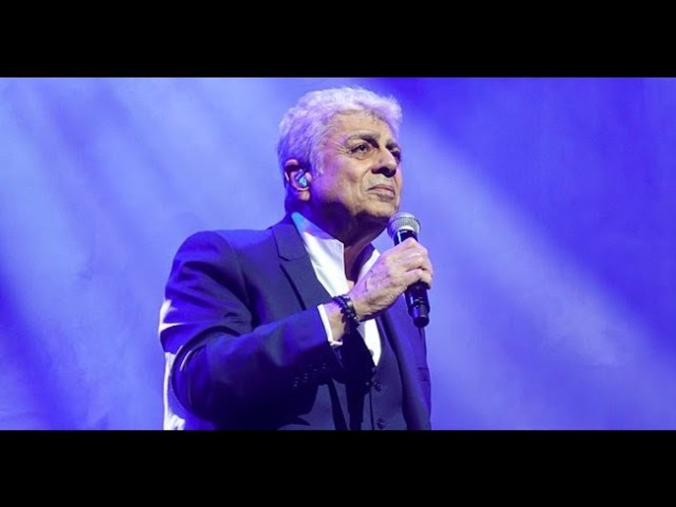 Enrico Macias fait sortir une fille d'un semi-coma : elle révèle son histoire