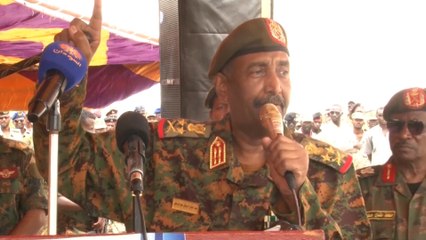 البرهان يرفض الاتفاق مع "المتمردين" وحميدتي يطرح رؤيته للحكم