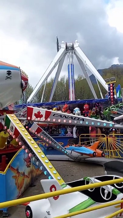 Foire des RAMEAUX   Foire de GRENOBLE 2023   #grenoble  #manege #france  #foire #animation  (59)