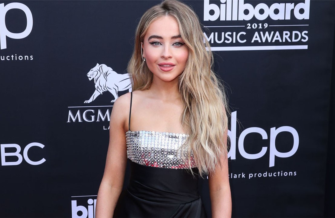 Sabrina Carpenter "isn't going to be weird" around Taylor Swift now that she is her opening act