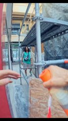 Cet homme était coincé ici depuis des heures...