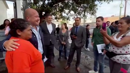 Enrique Alfaro asegura que los libros son una gran herramienta y ya busca como entregarlos