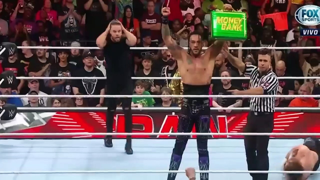 Damian Priest ataca a JD McDonagh - WWE RAW 28 de Agosto 2023 Español Latino