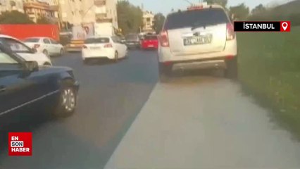 İstanbul'da trafikte beklemek istemedi: Aracını kaldırımda sürdü