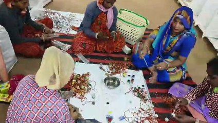 शहर में इकोफ्रेंडली गोबर की राखियों का बढ़ रहा चलन, शहर की गोशालाओं में महिला स्वयंसहायता समूहों को मिल रहा रोजगार
