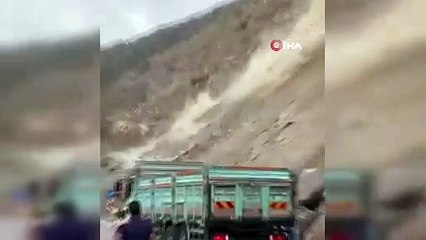 Artvin’de heyelan! Korku dolu anlar kamerada