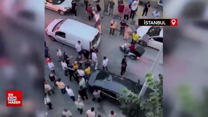 Sultangazi'de kavga ettiği adamın aracının camını yumruklayarak kırdı