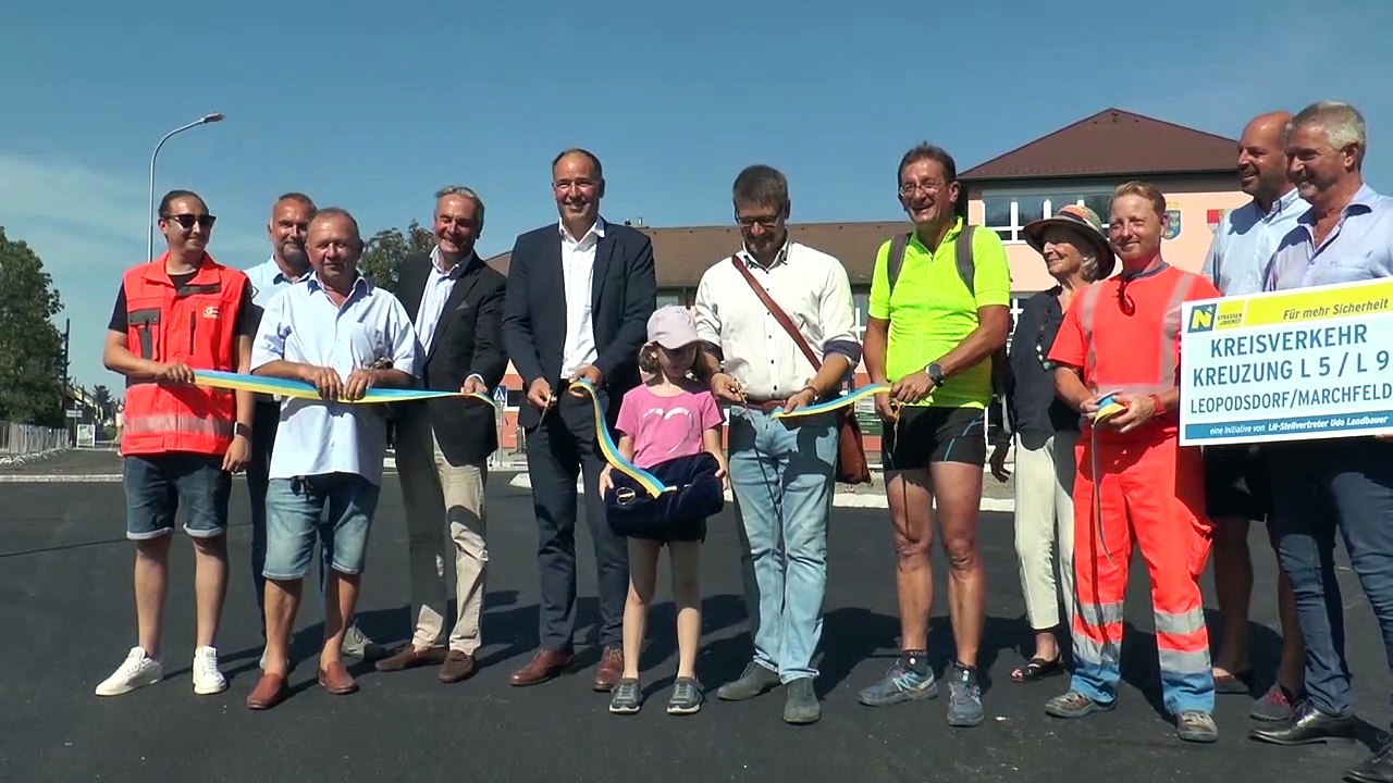 Leopoldsdorf Marchfeld  Kreisverkehr für den Verkehr freigegeben