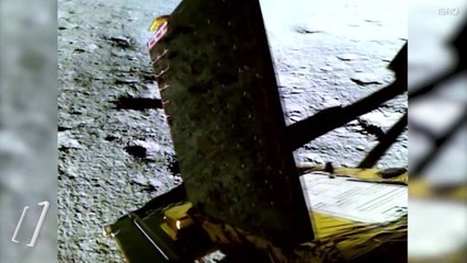 Hindistan'ın aracı Ay yüzeyine böyle indi