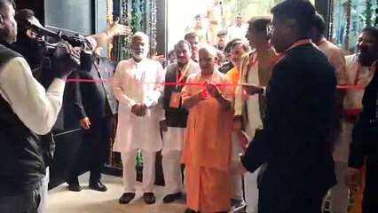 Video: झांसी पहुंचे सीएम योगी ने पुस्तकालय का किया उद्घाटन