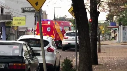 Morador de rua que teria sido agredido ontem é socorrido pelo Siate na Rua Pio XII