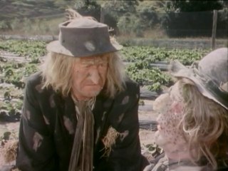 Worzel Gummidge Down Under (1987) S02E05 - Bulbous Cauliflower