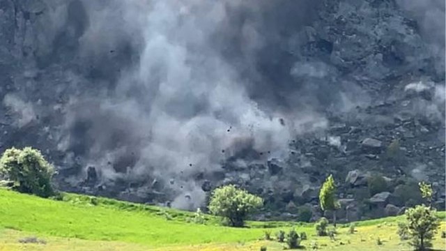 Giresun'da heyelan anı görüntülendi