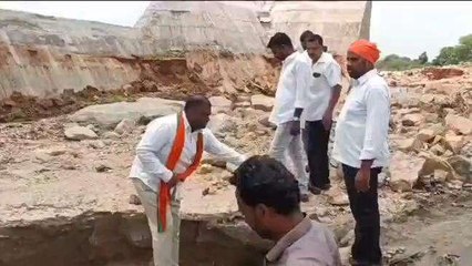 సిరిసిల్ల: చెక్ డ్యామ్ ల నిర్మాణం పేరుతో కోట్లు దోచుకున్న నాయకులు