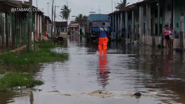 Tempestade tropical Idalia ganha força e vira furacão rumo à Flórida