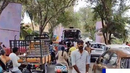 చిత్తూరు జిల్లా: భారీగా నిలిచిపోయిన వాహనాలు..!