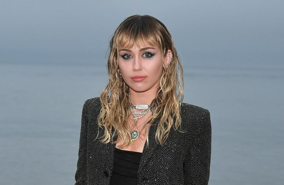 Após morte de Sinéad O'Connor, Miley Cyrus lamenta ter zombado da cantora