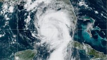 Idalia se convierte en huracán al acercarse con vientos de hasta 120 kilómetros a Florida