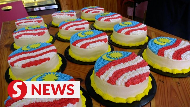 Baker gifts 50 birthday cakes for people born on Merdeka Day