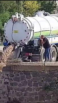 CHP Kars Milletvekili İnan Akgün Alp: 'Peynir Müzesi'nin hemen yanından Kars Çayı'na vidanjör boşaltıyorlar'