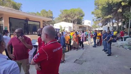 Download Video: Non basta l'hotspot a Lampedusa  Centro rimpatri a Pozzallo