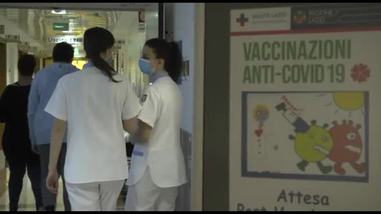 Covid-19, il virus rialza la testa: osservata speciale la variante BA.2.86
