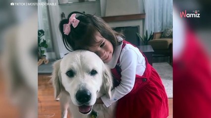 Un chien prouve au monde entier qu'il est le meilleur babysitter pour sa petite sœur (vidéo)