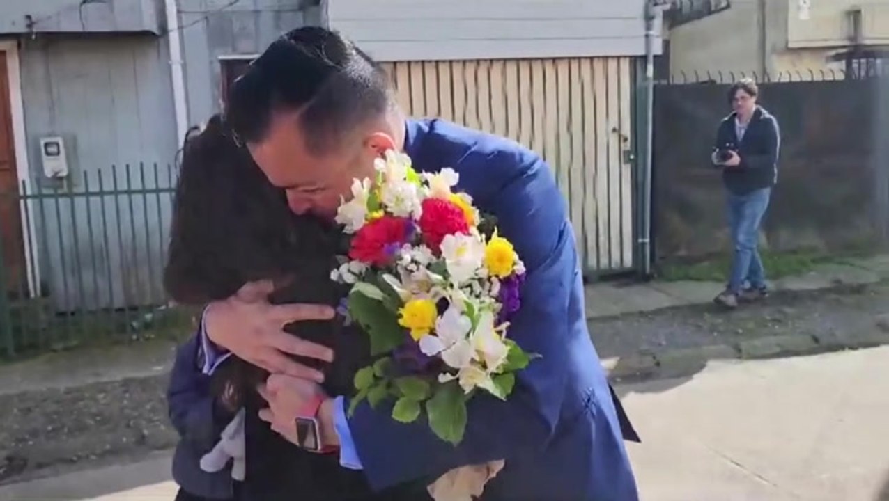 Son stolen at birth reunites with mother 42 years later in tearful video