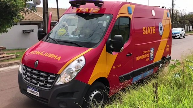 Motociclista tem lesão grave após se envolver em acidente no Cascavel Velho