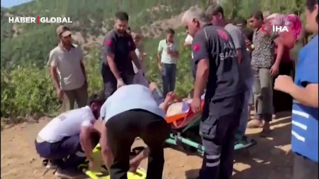 Ambulans helikopter mezradaki hastanın imdadına yetişti