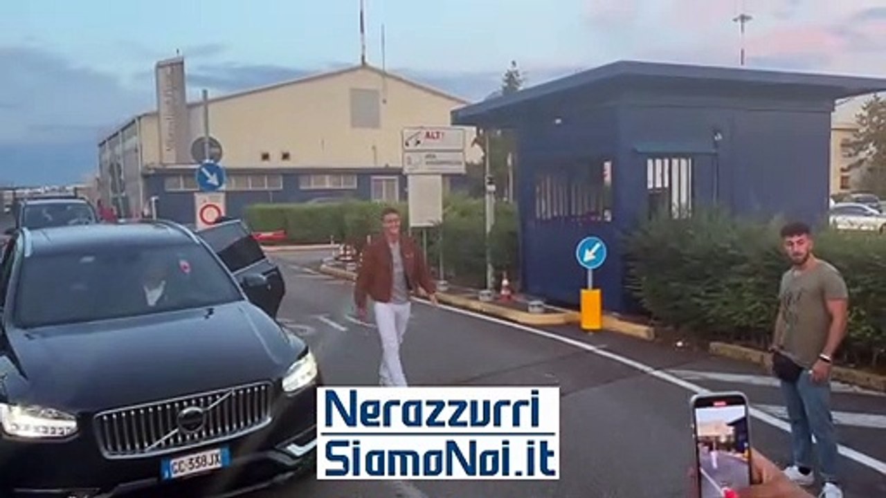 Pavard è arrivato a Milano: comincia l'avventura all'Inter