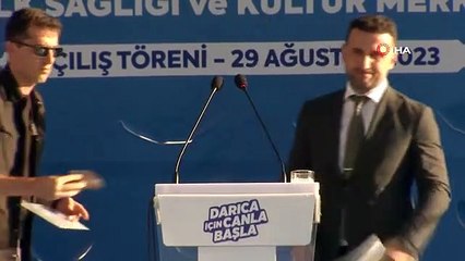 Bakan Özhaseki: "İnsanların ilaç almak için eczacılara boyun büktüğü dönemleri de biliyoruz"