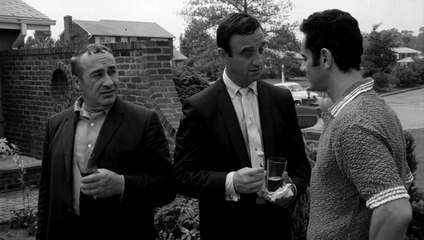 Harry Plotnick seule contre nous Bande-annonce (EN)