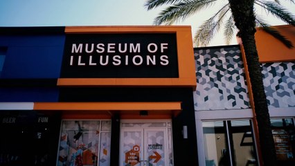 Exploring The Museum of Illusions in Orlando, Florida!   4k Travel VLOG & Review