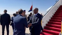 الأولى منذ بدء الأزمة.. البرهان يجري زيارة لمصر ويلتقي رئيسها