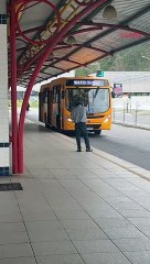 Terminais de ônibus estão abandonados, "vizinhos de Neymar" pedem indenizações e mais