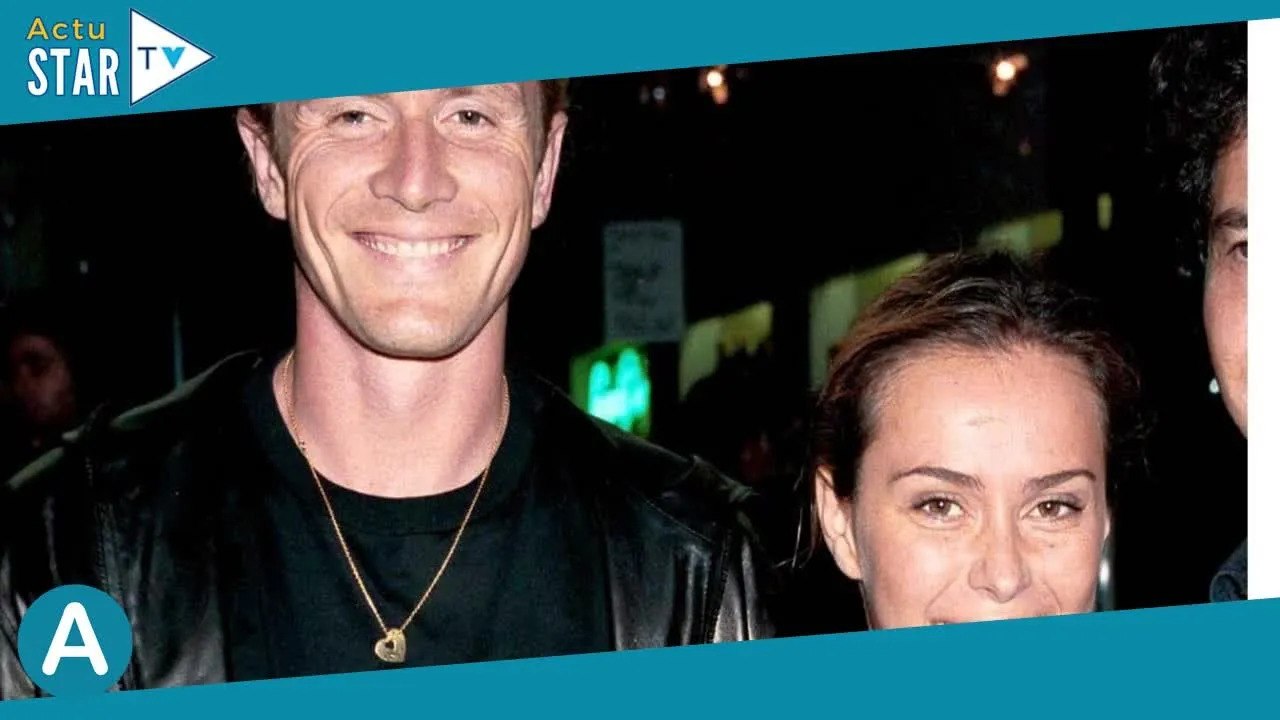 PHOTO Emmanuel Petit  Son ex Agathe de La Fontaine se dévoile entièrement nue !